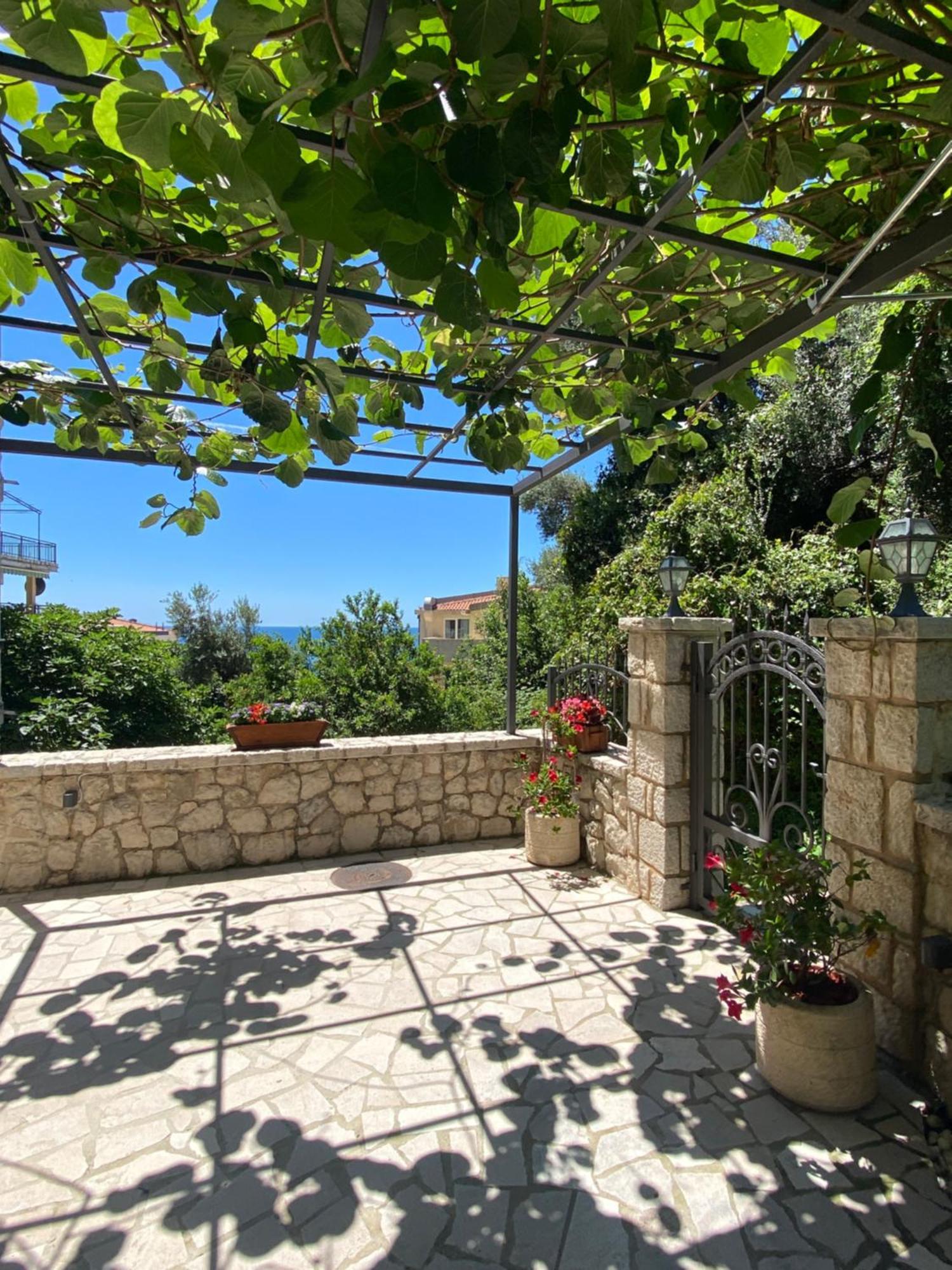 Apartments Dzaleta Sveti Stefan Eksteriør billede
